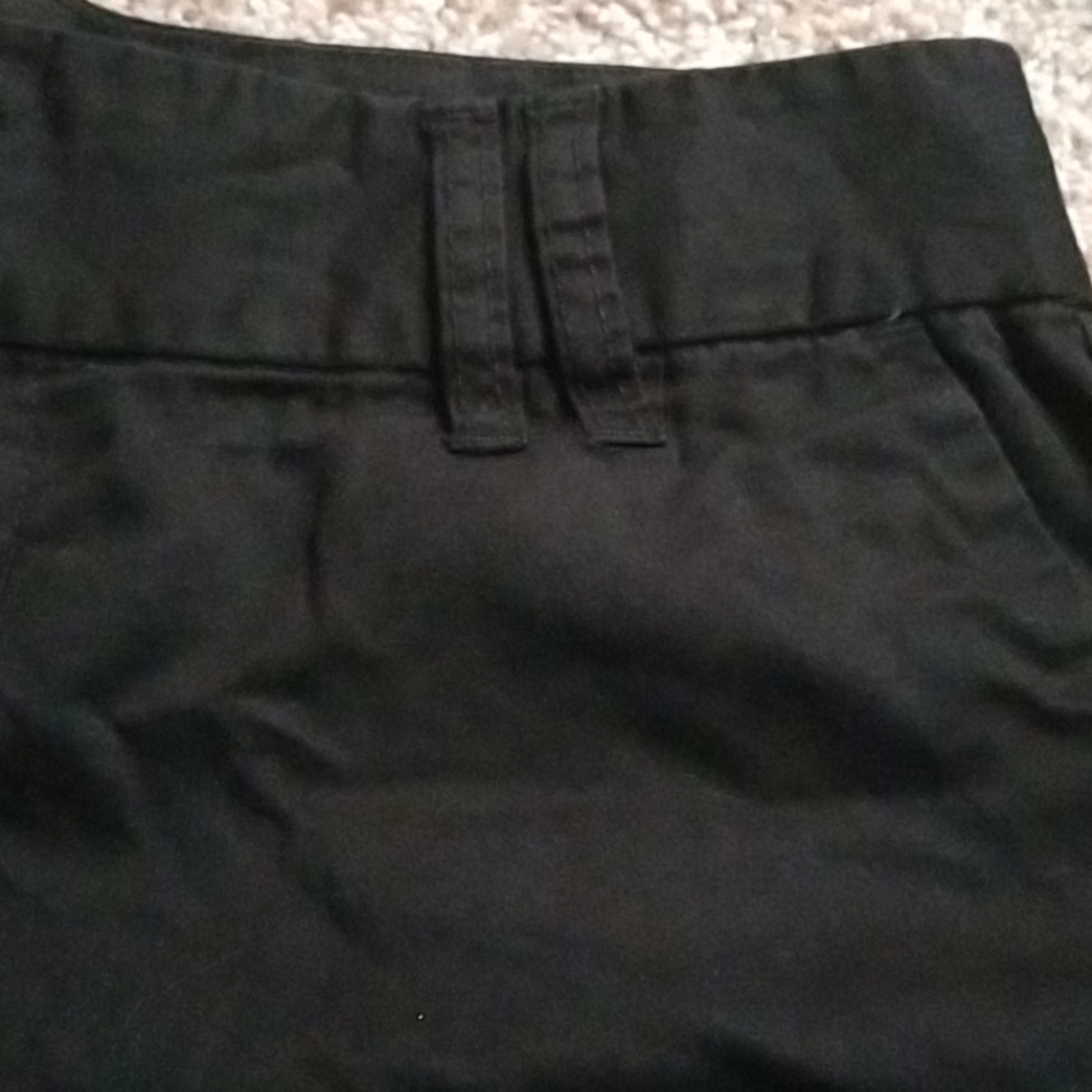 Shorts - Picture 3 of 6